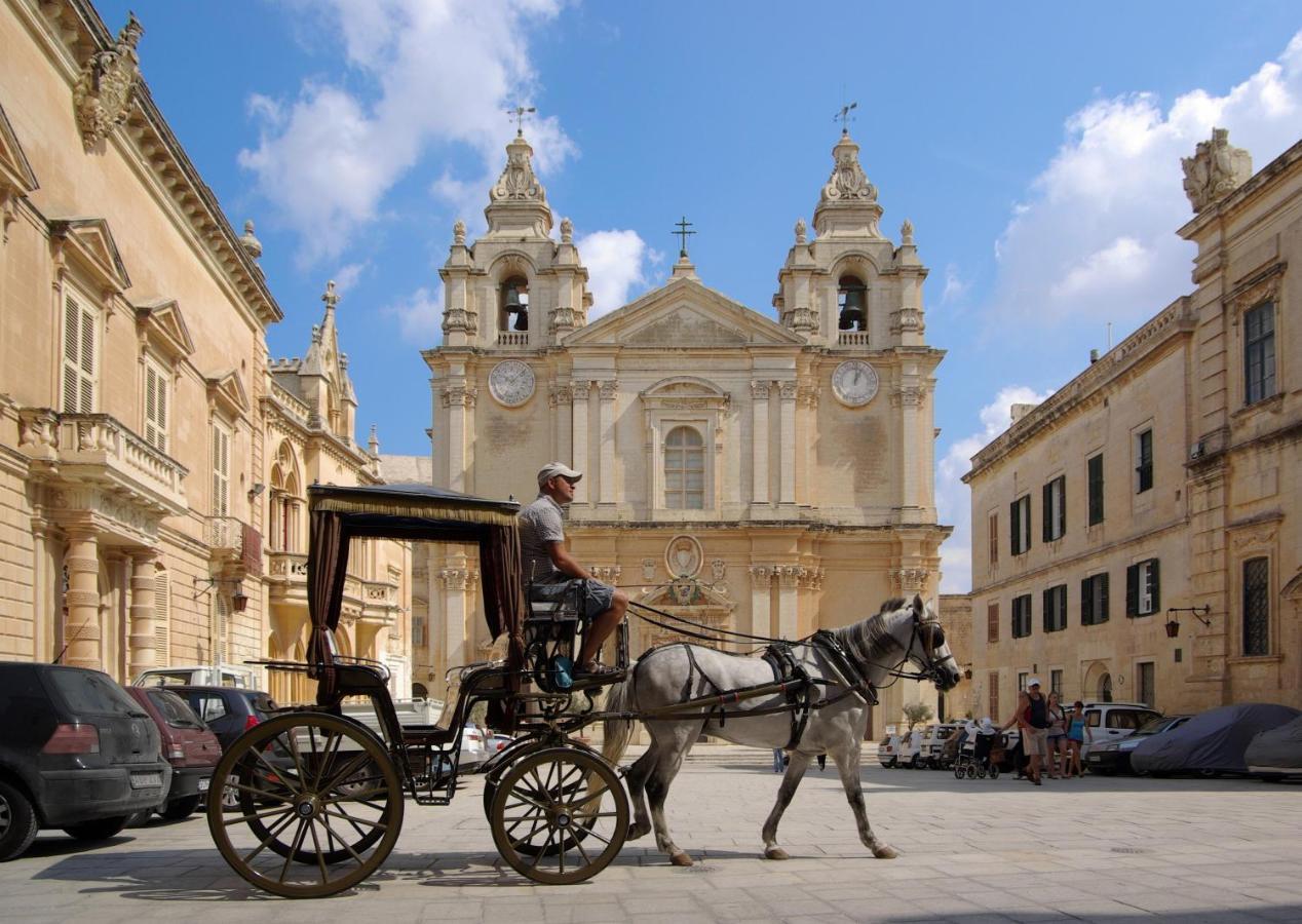 Central Rooms - Near Valletta & Sliema - Best Bus Lines Hamrun ภายนอก รูปภาพ